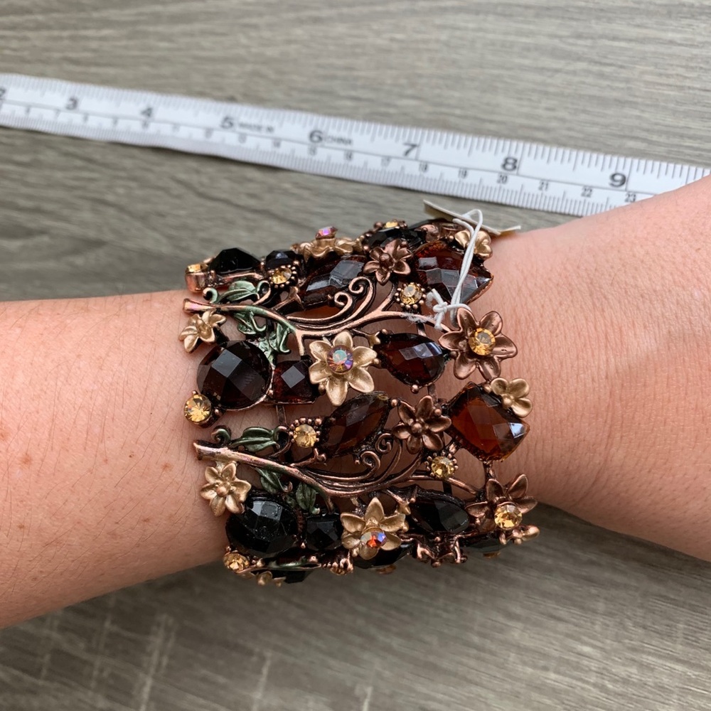 Floral bangle
